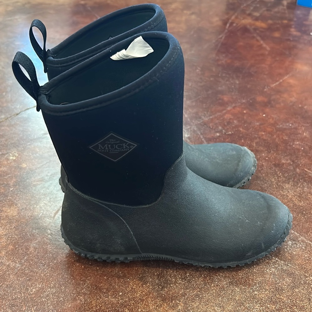 COPY - Muck rainboots black women’s size 7